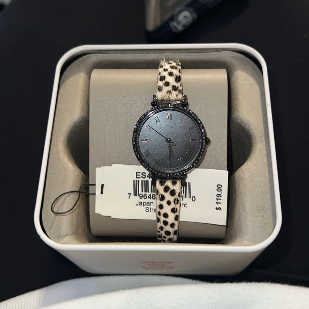 Fossil Women’s Kinsey Spotted Leather Strap Watch